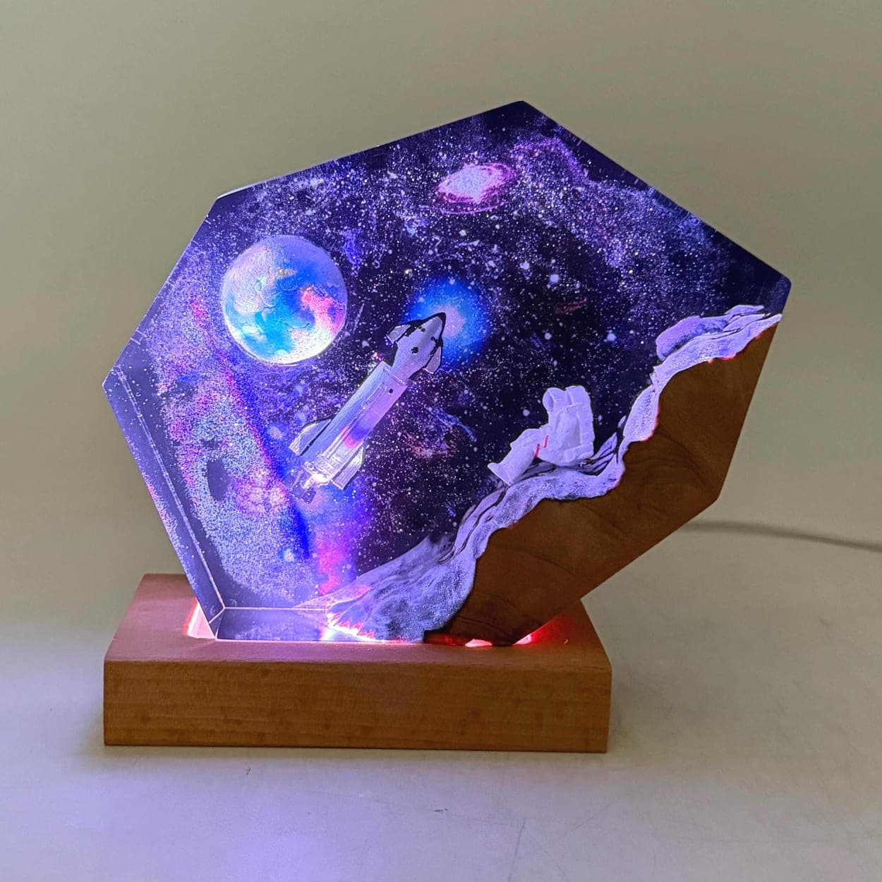 Lost in Space Astronaut Epoxy Resin Night Light