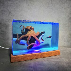 Giant Octopus Fights With Meg Fish Resin Lamp (13)
